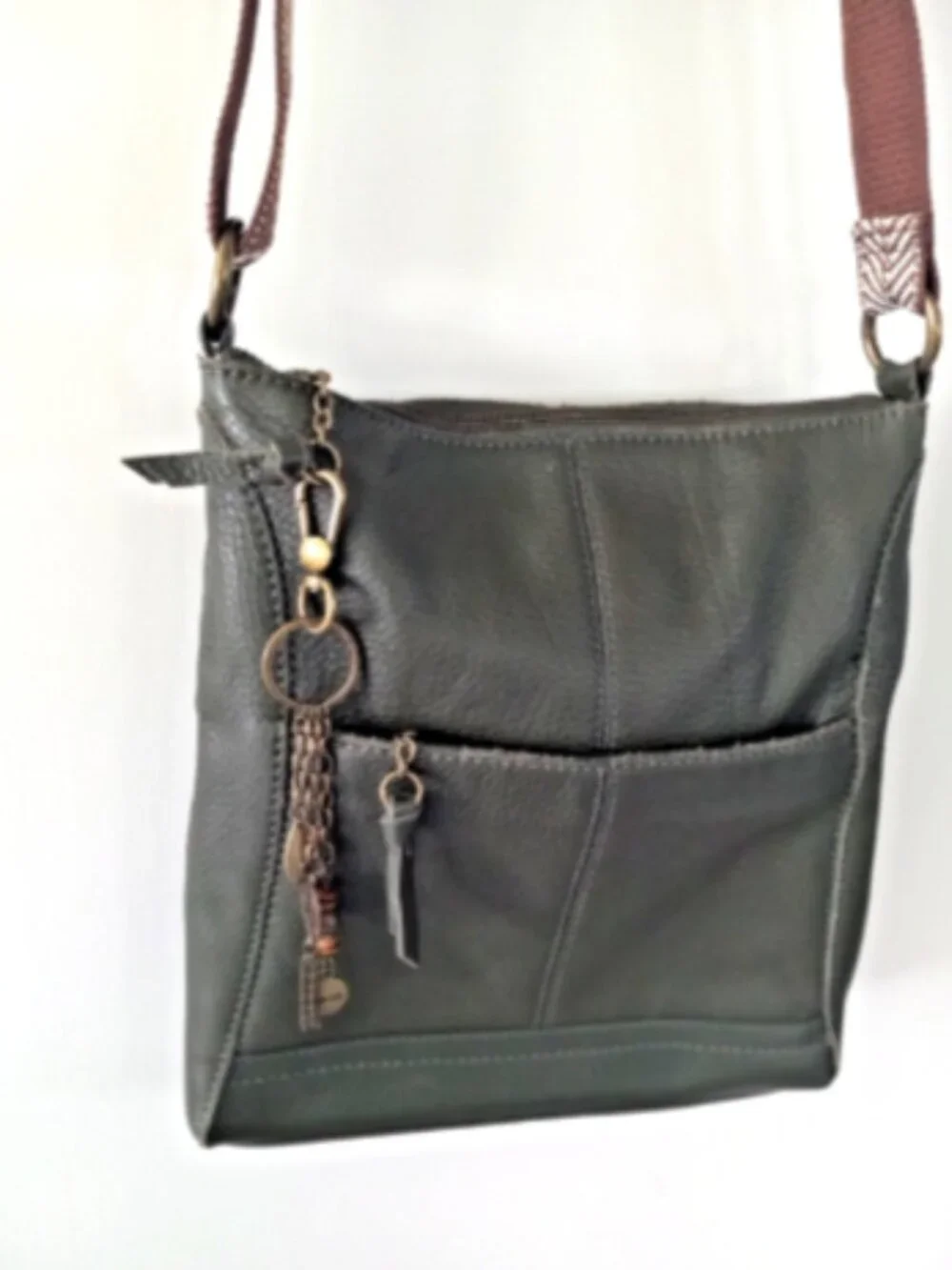 The Sak Brown Leather Crossbody Bag Woven Strap Zip Top Charm Pockets